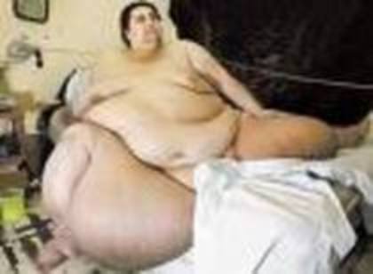 RHVTLIHBYSXJWLHYMUM - cea mai grasa femeie din lume