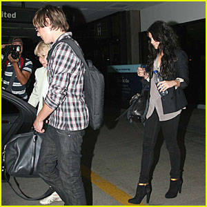 vanessa-hudgens-zac-efron-lax