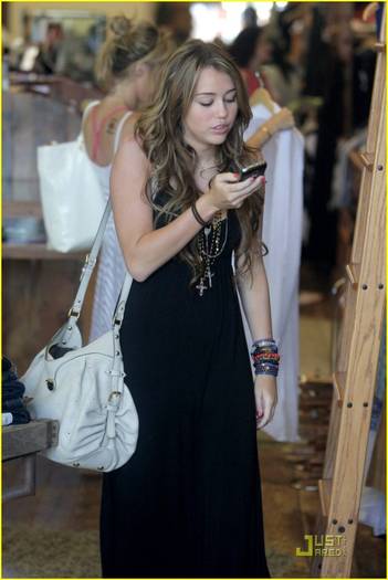 2wqwjmv - Miley Cyrus