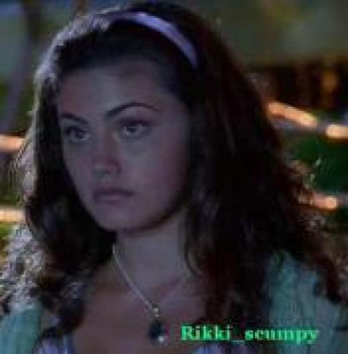 afectata de luna - Cleo Sertori-Phoebe Tonkin