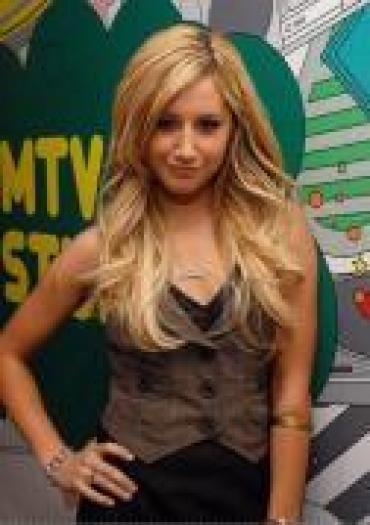 LQAKWRILLAMQSXEAVID - ashley tisdale
