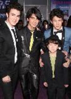 jonas-brothers_8 - Jonas BRothers