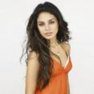 Vanessa_Hudgens_1247602594_1