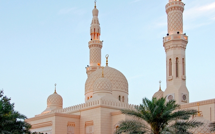 Jumeirah Mosque in Dubai - Islamic Architecture Around the World