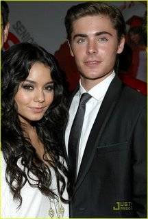 vanessa-hudgens-philippines-22 - vanessa and zac in mexic