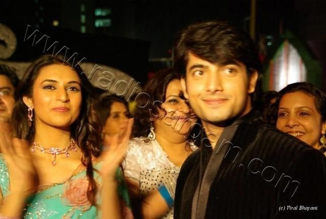 ERTKXYKBZZKDLOHRNOS - Divyanka si Sharad