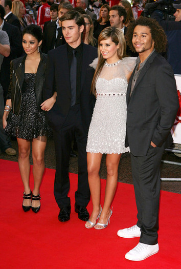 High+School+Musical+London+Premiere+mipmVoyXln2l - Ashley Tisdale