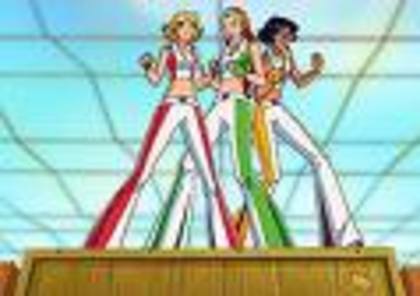 ag25955n84700 - Totally Spies
