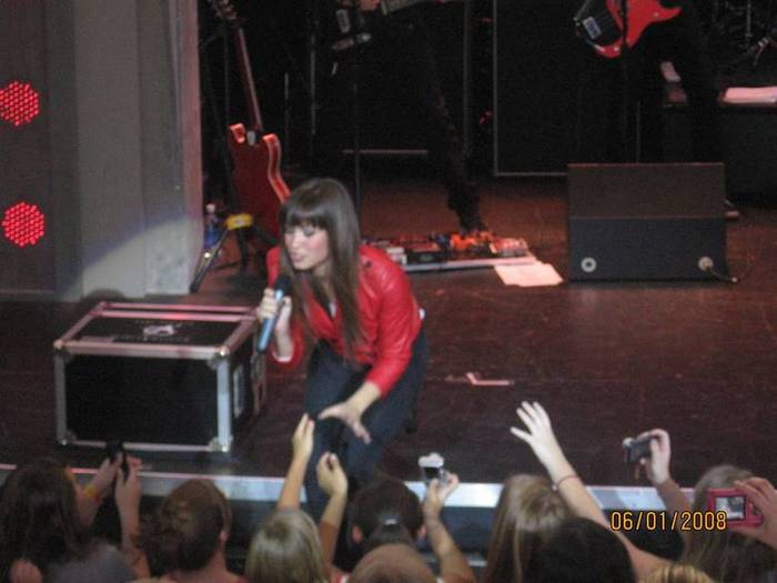 demilovato_net-hersheyparkconcert-0018 - demi lovato