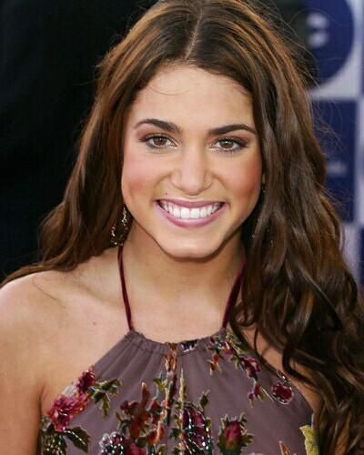 Nikki_Reed_1237298238_2 - Nikki Reed