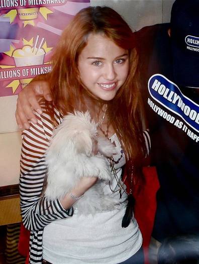Miley+Cyrus+Family+Out+Millions+Milkshakes+fK0GOzWIXw6l