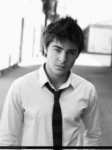 17 - Zac Efron