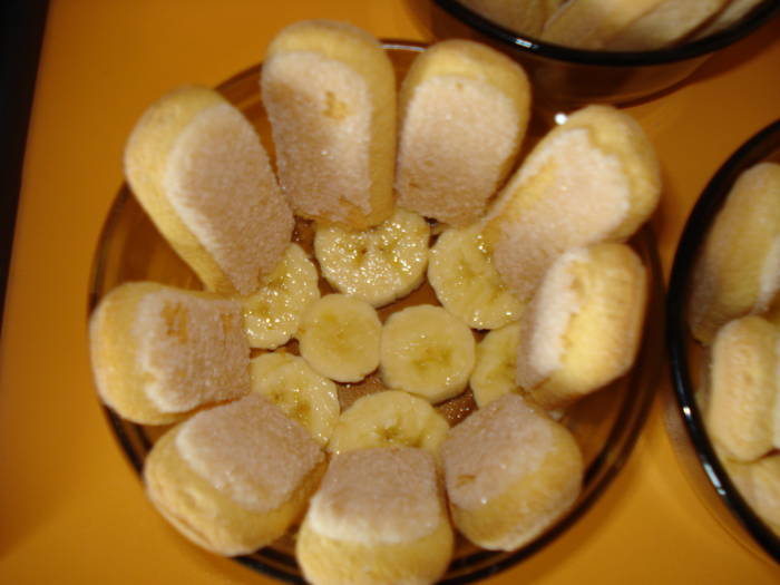 ..ASEZAM PISCOTURILE SI BANANELE