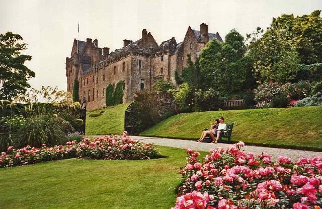 castel-brodick-scotia-2