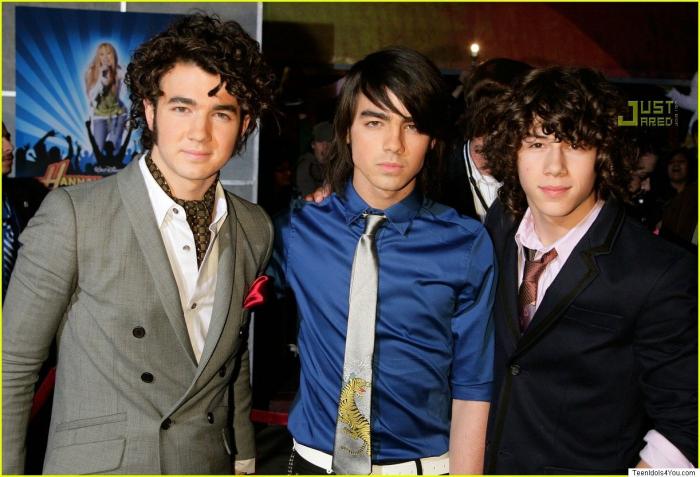 jonas_brothers_1200720570[1] - camp rock