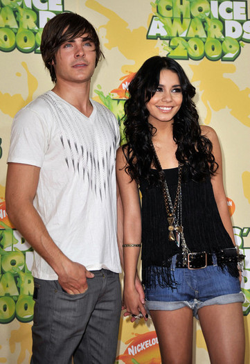 Nickelodeon+22nd+Annual+Kids+Choice+Awards+EW9H1qgiInGl