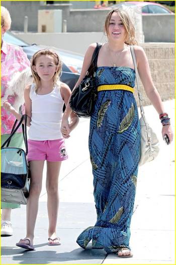 fcs03k - Miley Cyrus