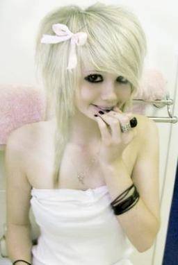 cutescenegirl2 - Poze emo