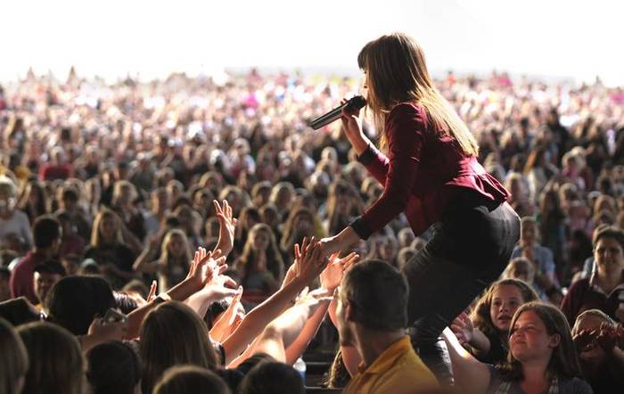 demilovato_net-burninguptourbethelny-0021 - demi lovato