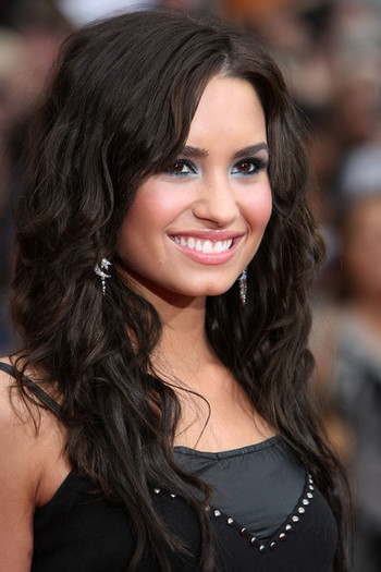 Premiere+Walt+Disney+Pictures+Hannah+Montana+DgUaLiZx5K6l - 0-Demi Lovato-0