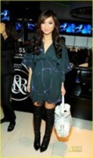 MUNGEUCNAYVUXONSGYT - BRENDA SONG