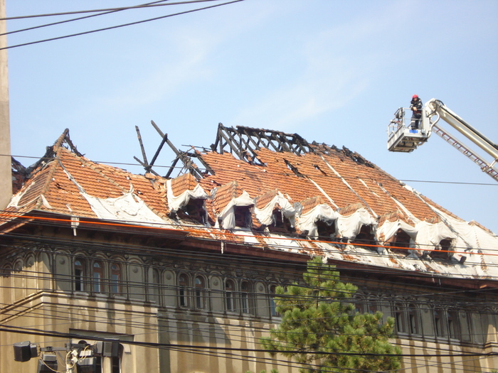 incendiu la primarie. 008 - ARDE PRIMARIA SECT 1