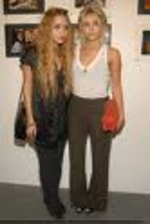 JGHFBUYJTFHTVJTTJGHJH - Mary Kate Si Ashley Oslen