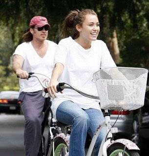 miley_bicicleta2[1]