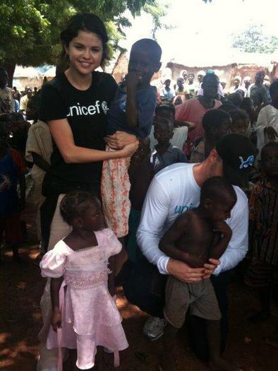 selena-gomez-viaggio-ghana-unicef-07