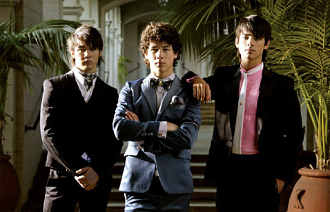 CMITFGCWPPJROMKRHIW - Jonas Brothers Photoshotts