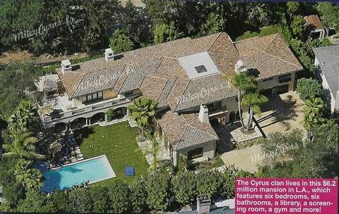 mileyhome2_p - aici sunt doar poze cu miley cyrus-hannah montana
