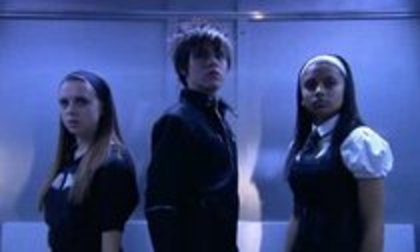  - Servicile secrete la liceu