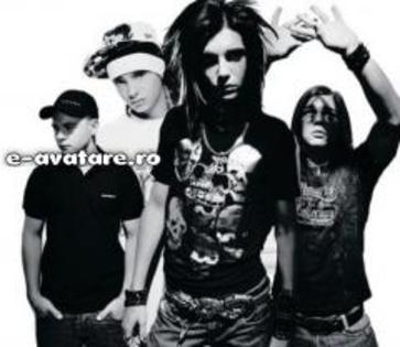 avatare_gratuite_5769b8aafbcb2e059fc3beead5eb2af4_original[1] - poze cu emo