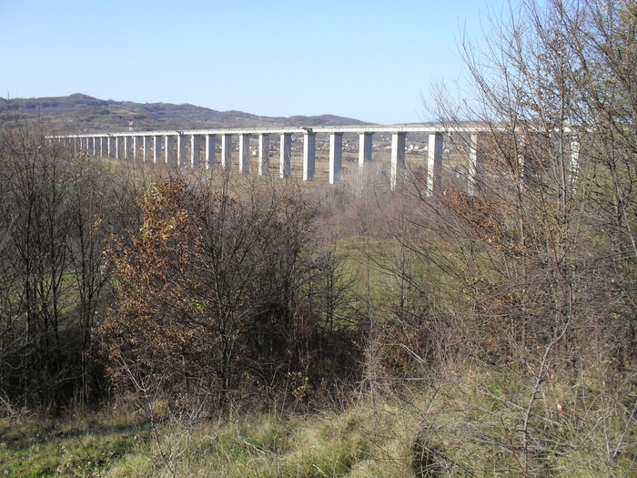 viaduct; este al doi-lea viaduct ca marime din Europa
