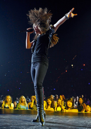 Jonas+Brothers+At+MGM+Grand+1pna84kzoDql - 0-Demi Lovato-0