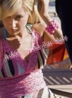 RAR - ASHLEY TISDALE POZE RARE