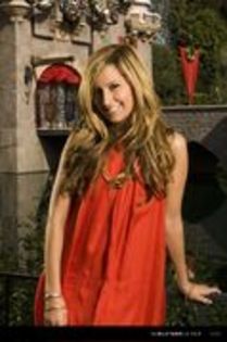 UXXCTKKGDFTODAJFTHD - ASHLEY TISDALE SEDINTA FOTO 9