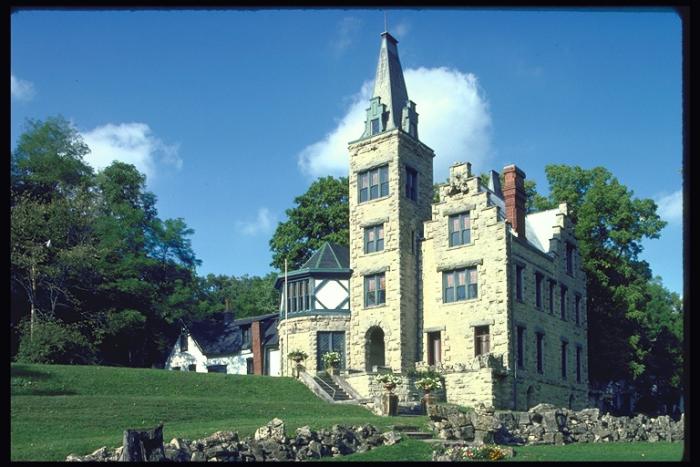 320040 - Victorian houses