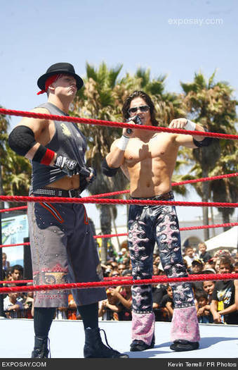 the-miz-and-john-morrison-wwe-summerfest-2008-at-venice-beach-on-august-9-2008-ZUCktJ - nepretuitii