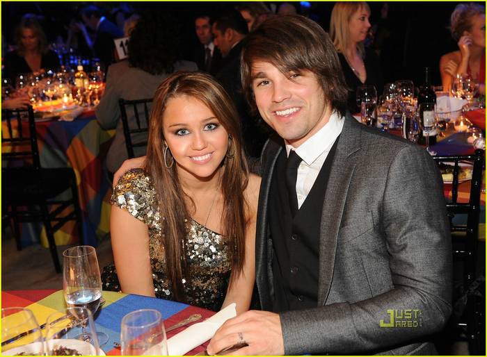 miley-cyrus-justin-gaston-bmi-music-awards-02 - Miley Cyrus Takes Justin Gaston to the 2008 BMI Country Arwards