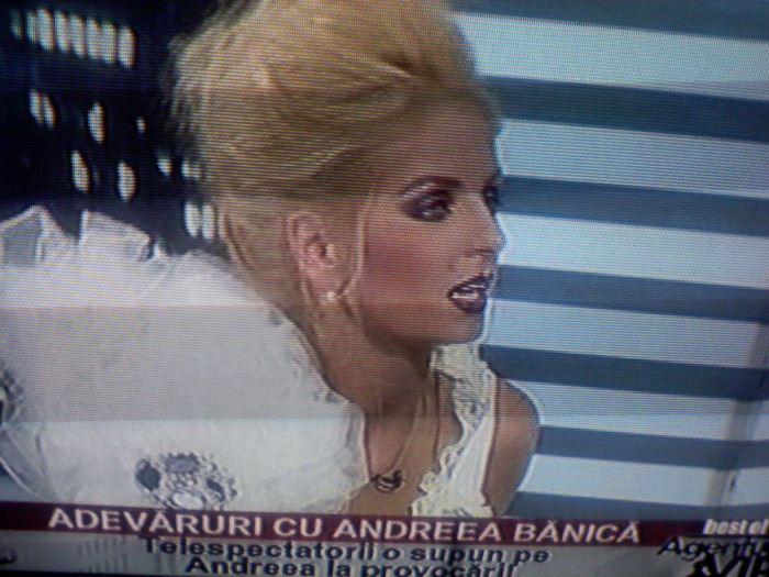 091205_223937 - Andreea Banica