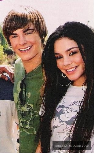 019if0 - Vanessa Hudgens Sedinta foto