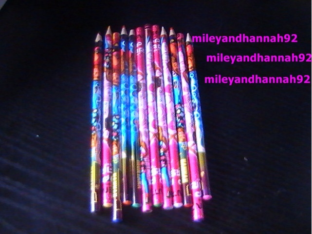 creioane colorate  afara - lucrurile mele cu hannah montana si miley