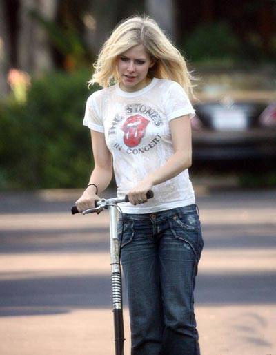 avril-lavigne-stones-shirt - AVRIL LAVIGNE