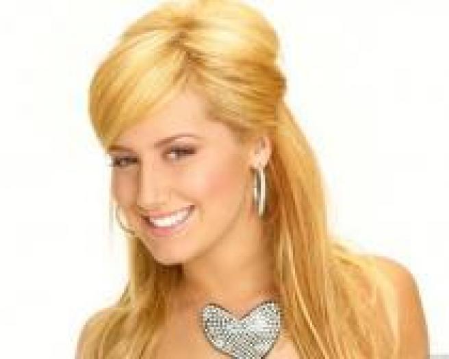 FMWQEXTLRATHUYVKIIO - ashley tisdale