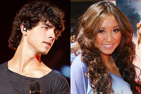 blog040809_joe-jonas