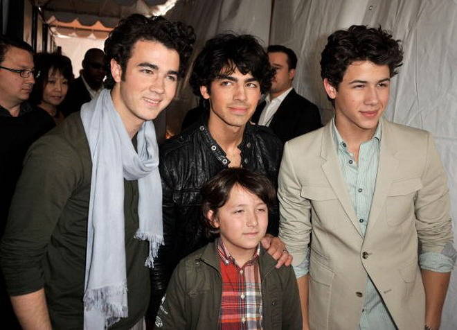 19 - JoNaS bRoThErS