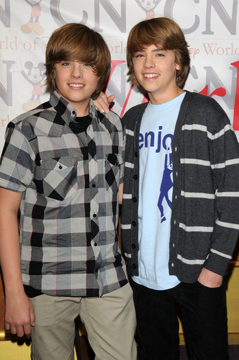  - cole and dylan sprouse