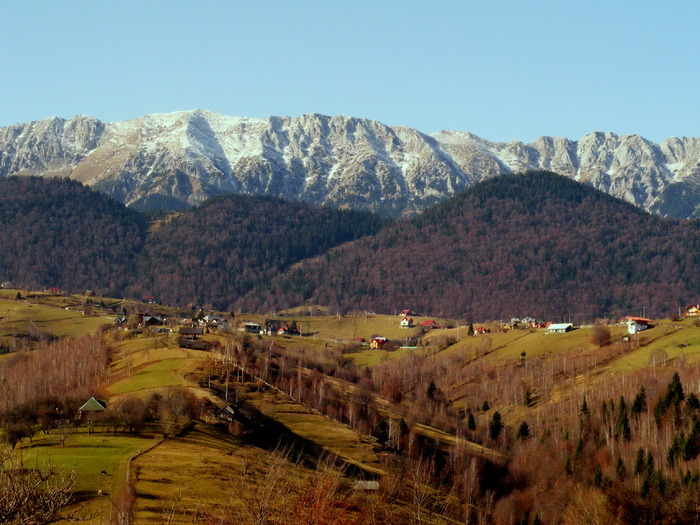 DSCF5878 - Piatra Craiului Bucegi satul Pestera