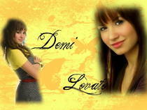 PSQUQDXORIDJZWYTSRK - Demi Lovato